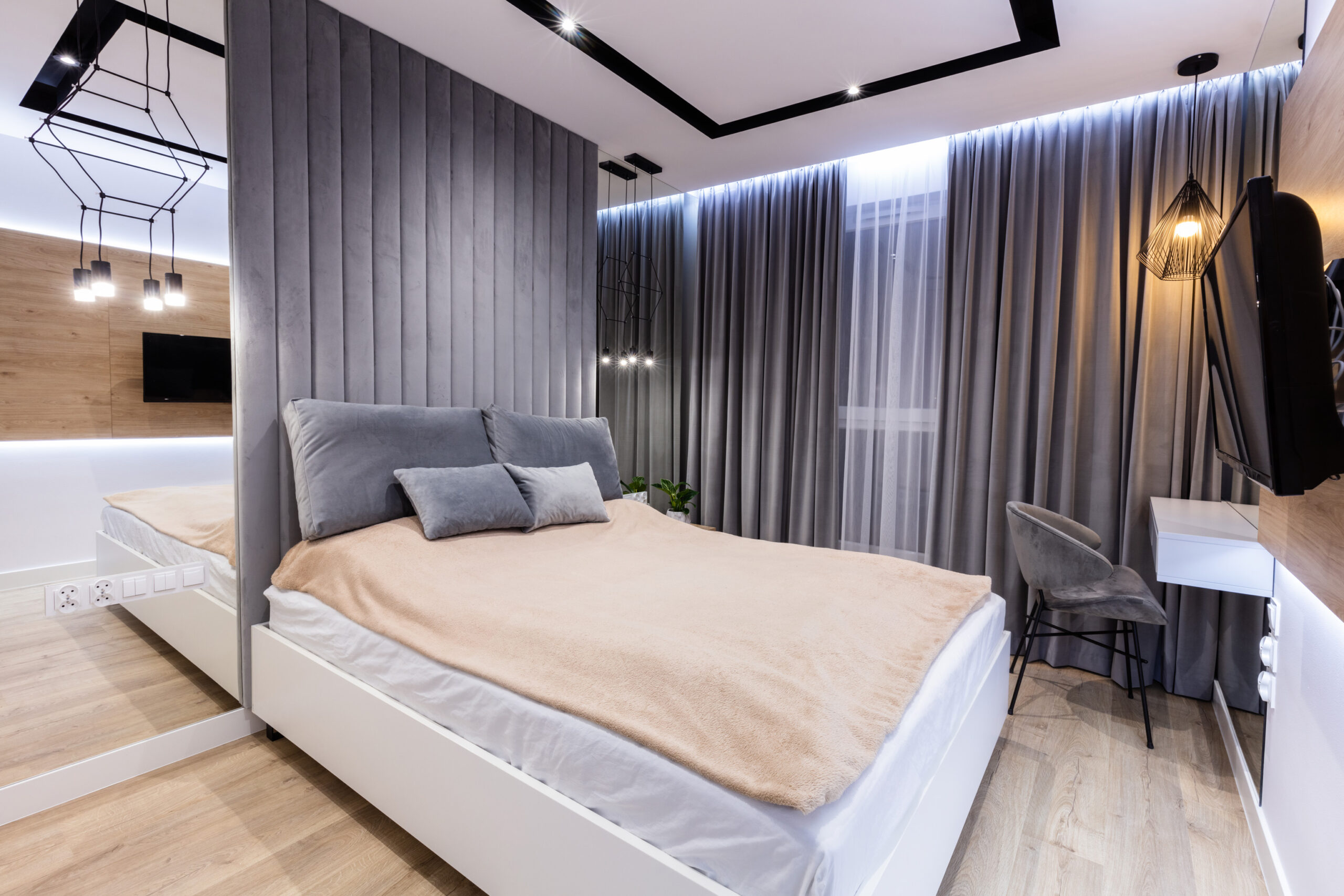 Modern design bedroom with comfortable bed Simtec Therapeutic: The Platinum Series: Mark I Mattress.